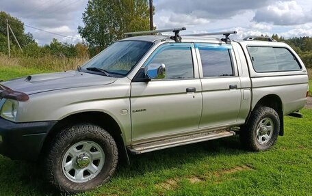 Mitsubishi L200 III рестайлинг, 2005 год, 830 000 рублей, 1 фотография