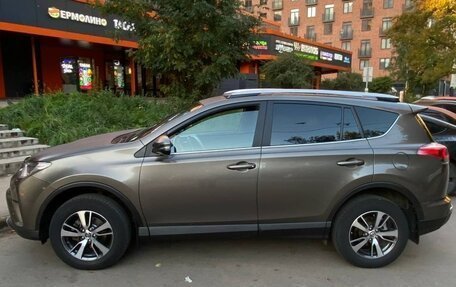 Toyota RAV4, 2017 год, 3 400 000 рублей, 4 фотография