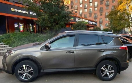 Toyota RAV4, 2017 год, 3 400 000 рублей, 3 фотография