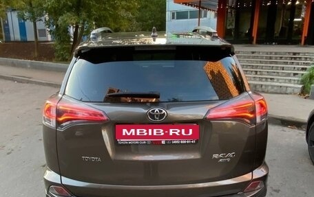 Toyota RAV4, 2017 год, 3 400 000 рублей, 5 фотография