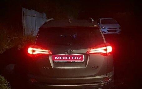 Toyota RAV4, 2017 год, 3 400 000 рублей, 11 фотография