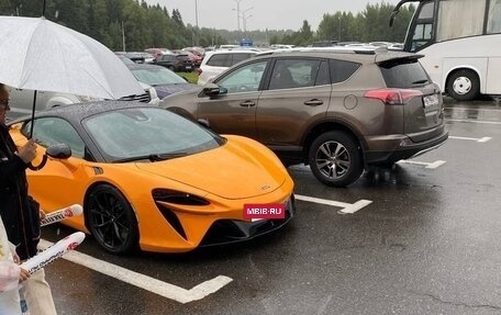 Toyota RAV4, 2017 год, 3 400 000 рублей, 9 фотография