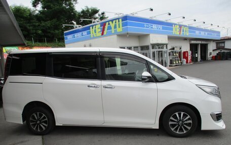 Toyota Esquire I, 2021 год, 1 799 000 рублей, 3 фотография