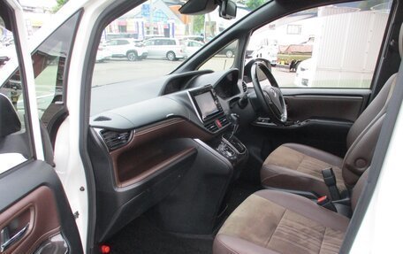 Toyota Esquire I, 2021 год, 1 799 000 рублей, 10 фотография