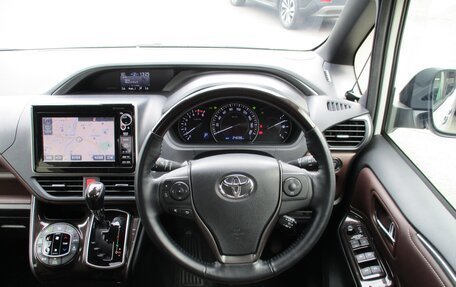 Toyota Esquire I, 2021 год, 1 799 000 рублей, 17 фотография
