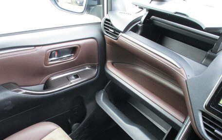 Toyota Esquire I, 2021 год, 1 799 000 рублей, 26 фотография
