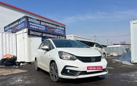 Honda Fit, 2021 год, 1 330 000 рублей, 2 фотография