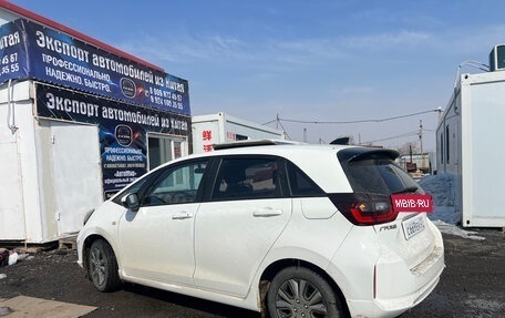 Honda Fit, 2021 год, 1 330 000 рублей, 12 фотография