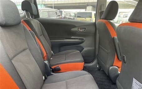 Toyota Wish II, 2017 год, 1 177 000 рублей, 14 фотография