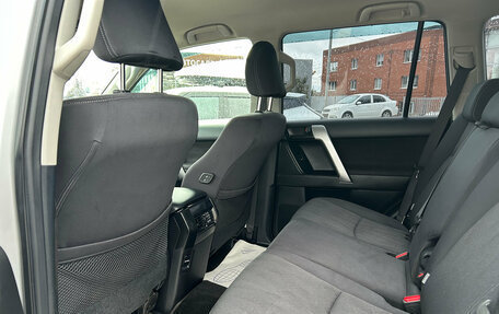 Toyota Land Cruiser Prado 150 рестайлинг 2, 2015 год, 3 750 000 рублей, 18 фотография