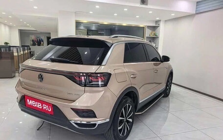 Volkswagen T-Roc I, 2023 год, 1 700 000 рублей, 4 фотография