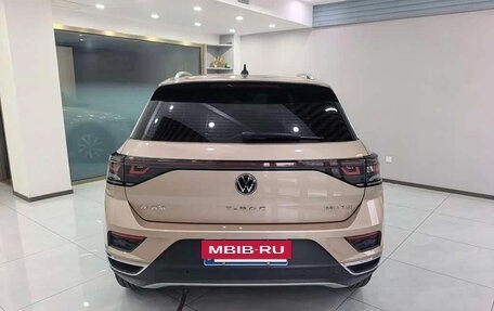 Volkswagen T-Roc I, 2023 год, 1 700 000 рублей, 3 фотография