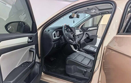 Volkswagen T-Roc I, 2023 год, 1 700 000 рублей, 7 фотография
