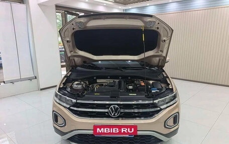 Volkswagen T-Roc I, 2023 год, 1 700 000 рублей, 6 фотография