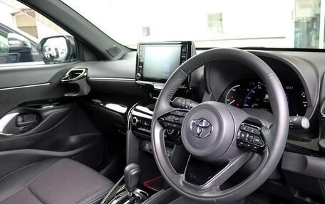 Toyota Yaris Cross, 2023 год, 1 445 000 рублей, 10 фотография