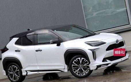 Toyota Yaris Cross, 2023 год, 1 445 000 рублей, 2 фотография