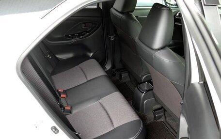 Toyota Yaris Cross, 2023 год, 1 445 000 рублей, 23 фотография