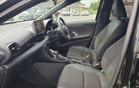 Toyota Yaris, 2023 год, 1 014 000 рублей, 17 фотография
