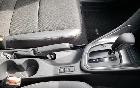 Toyota Yaris, 2023 год, 1 014 000 рублей, 14 фотография