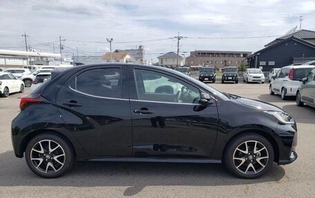 Toyota Yaris, 2023 год, 1 014 000 рублей, 7 фотография