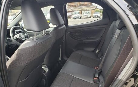 Toyota Yaris, 2023 год, 1 014 000 рублей, 18 фотография