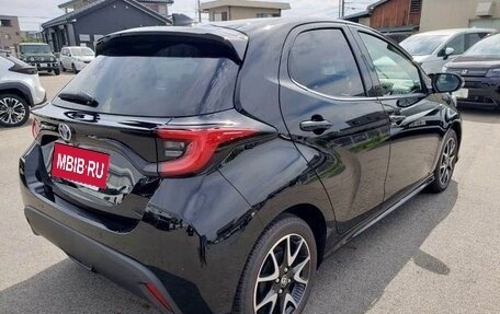 Toyota Yaris, 2023 год, 1 014 000 рублей, 4 фотография