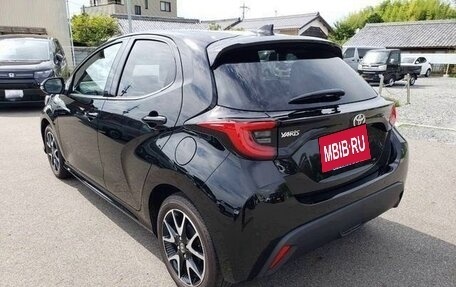 Toyota Yaris, 2023 год, 1 014 000 рублей, 6 фотография
