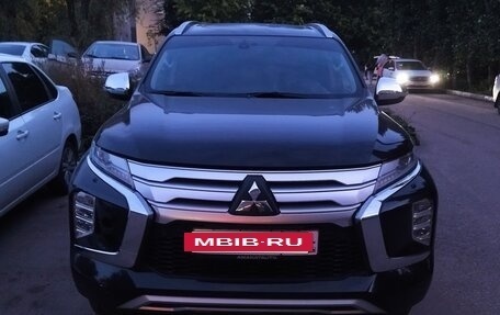 Mitsubishi Pajero Sport III рестайлинг, 2022 год, 3 650 000 рублей, 2 фотография