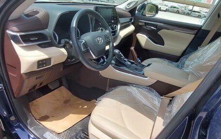 Toyota Highlander, 2021 год, 4 750 000 рублей, 21 фотография