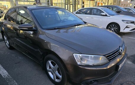 Volkswagen Jetta VI, 2012 год, 999 000 рублей, 2 фотография