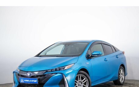 Toyota Prius IV XW50, 2019 год, 2 999 000 рублей, 3 фотография