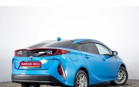 Toyota Prius IV XW50, 2019 год, 2 999 000 рублей, 4 фотография