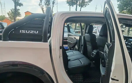 Isuzu D-Max, 2025 год, 2 460 888 рублей, 10 фотография