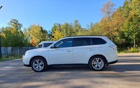 Mitsubishi Outlander III рестайлинг 3, 2014 год, 1 280 000 рублей, 2 фотография