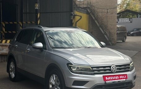 Volkswagen Tiguan II, 2018 год, 2 365 000 рублей, 4 фотография