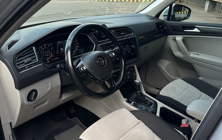Volkswagen Tiguan II, 2018 год, 2 365 000 рублей, 14 фотография