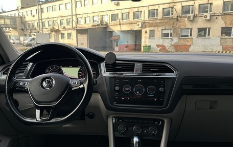 Volkswagen Tiguan II, 2018 год, 2 365 000 рублей, 21 фотография