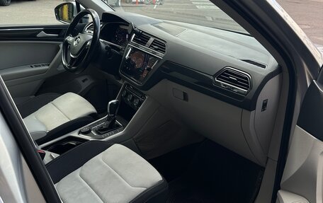 Volkswagen Tiguan II, 2018 год, 2 365 000 рублей, 20 фотография