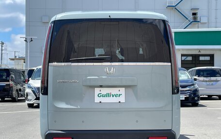 Honda Stepwgn, 2023 год, 2 250 000 рублей, 8 фотография