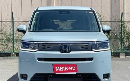 Honda Stepwgn, 2023 год, 2 250 000 рублей, 3 фотография