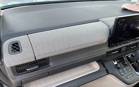 Honda Stepwgn, 2023 год, 2 250 000 рублей, 19 фотография