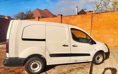 Peugeot Partner II рестайлинг 2, 2016 год, 1 065 000 рублей, 3 фотография