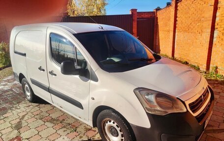 Peugeot Partner II рестайлинг 2, 2016 год, 1 065 000 рублей, 2 фотография