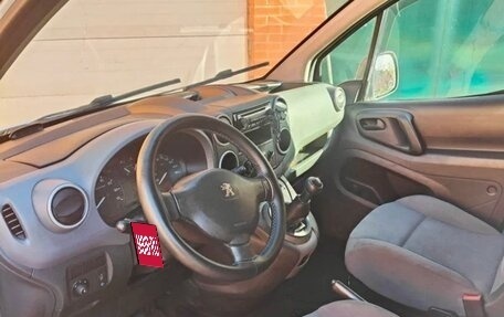 Peugeot Partner II рестайлинг 2, 2016 год, 1 065 000 рублей, 7 фотография