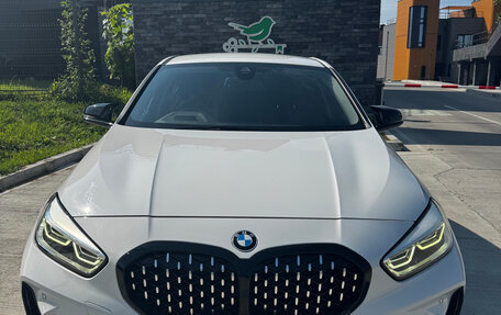 BMW 1 серия, 2021 год, 1 900 000 рублей, 1 фотография