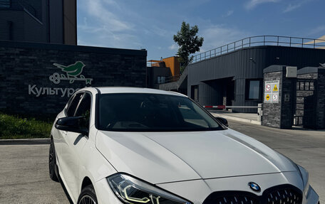BMW 1 серия, 2021 год, 1 900 000 рублей, 6 фотография