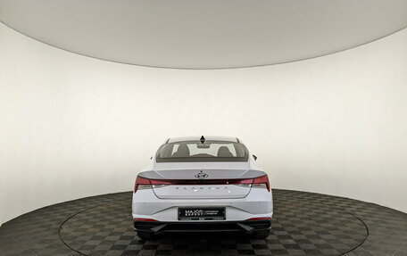 Hyundai Elantra, 2022 год, 1 950 000 рублей, 6 фотография