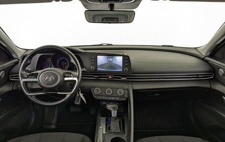 Hyundai Elantra, 2022 год, 1 950 000 рублей, 14 фотография