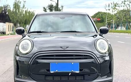 MINI Hatch, 2022 год, 1 870 000 рублей, 2 фотография