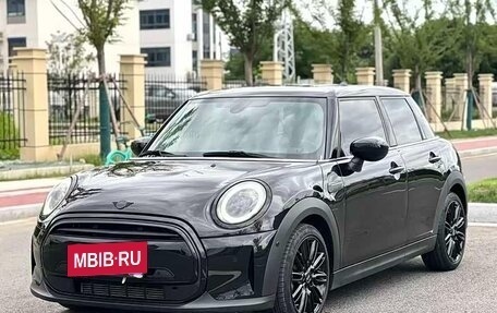 MINI Hatch, 2022 год, 1 870 000 рублей, 3 фотография